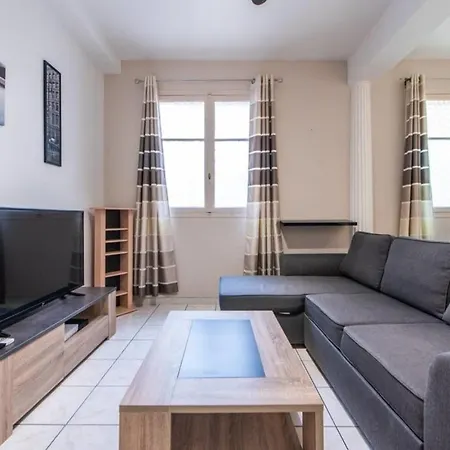 Spacious 1 Bed Apt , Sleeps 4 Nr Center Of Apartamento Cannes