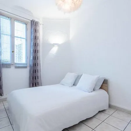 Spacious 1 Bed Apt , Sleeps 4 Nr Center Of Apartamento Cannes